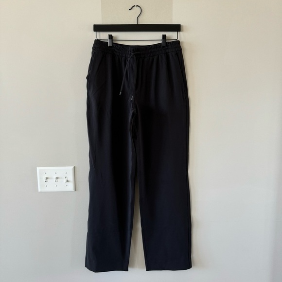 Like New! Lululemon 🍋 Straight-Leg MR Luxtreme Pant*Regular Length - Black - Picture 5 of 8